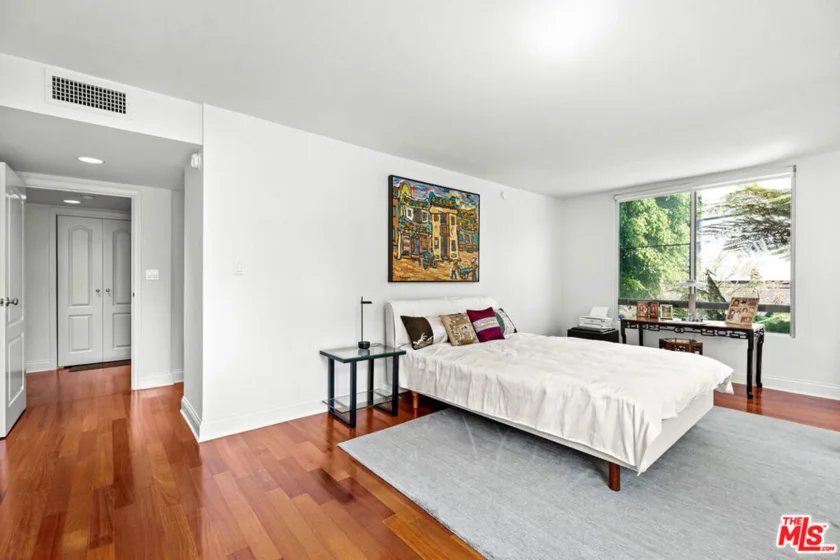851 N Kings Road #102 photo 14