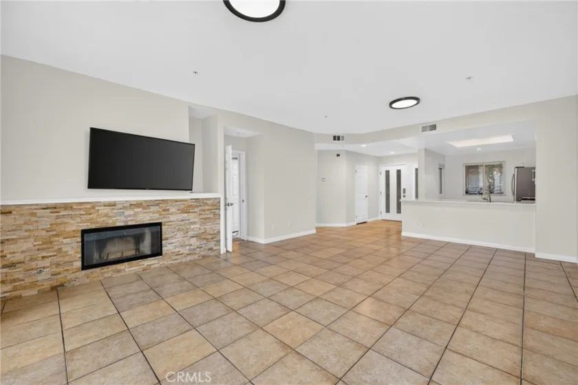16291 Countess #118 photo 7