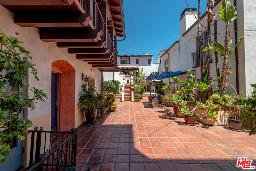 1414 N Harper Avenue #10 photo 13