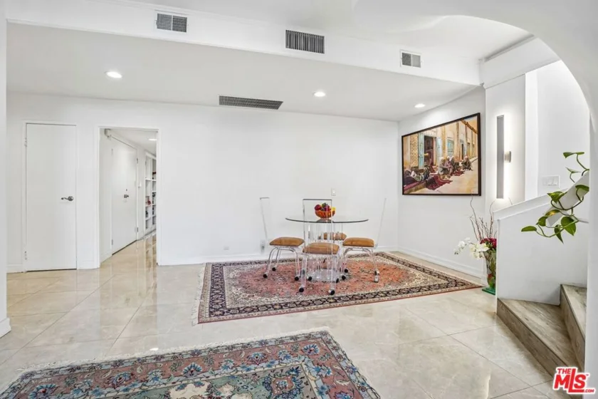 325 N Oakhurst Drive #PH2 photo 16