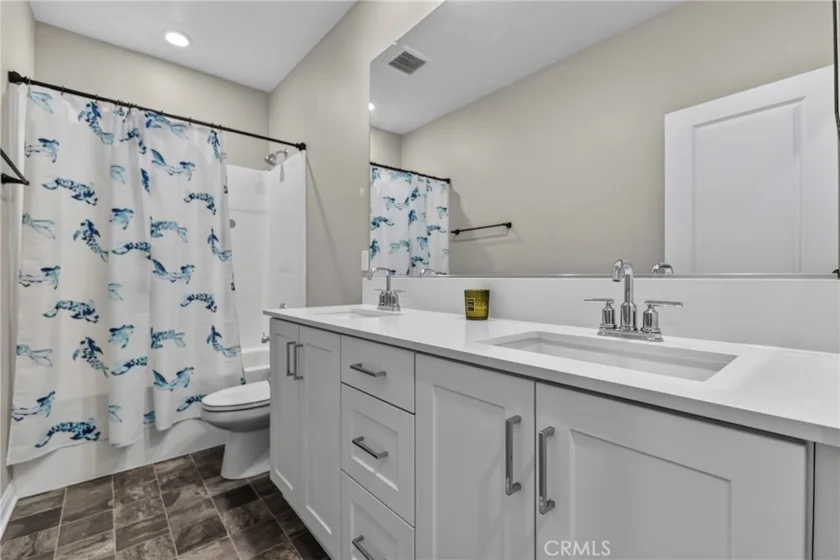 2098 Bluestone photo 11