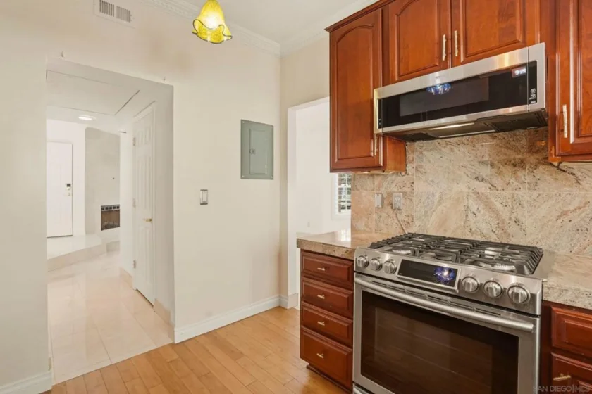 3964 Richmond photo 6
