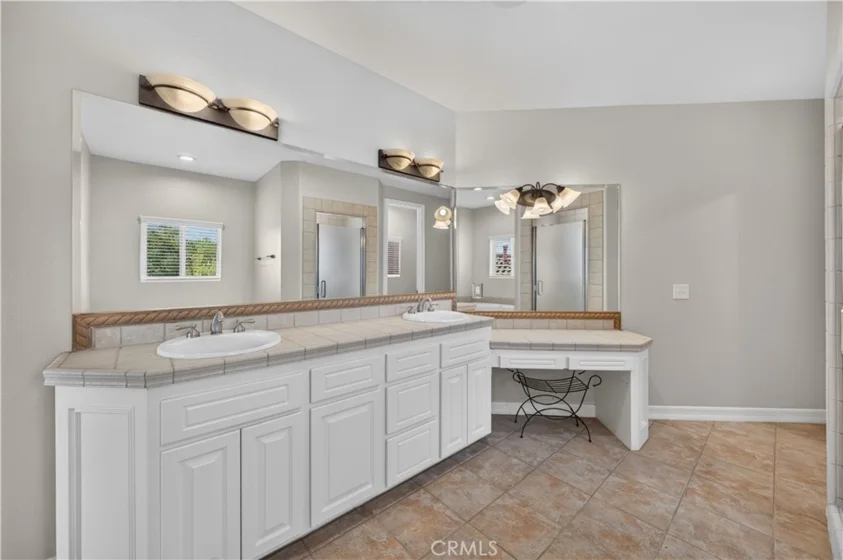 21100 Paseo Montana photo 38