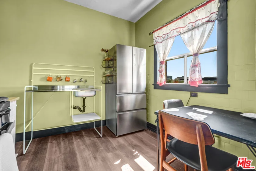 325 W 3rd Street #410 photo 4