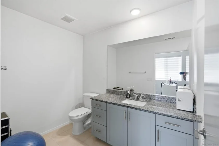5491 Seacliff Place #108 photo 23