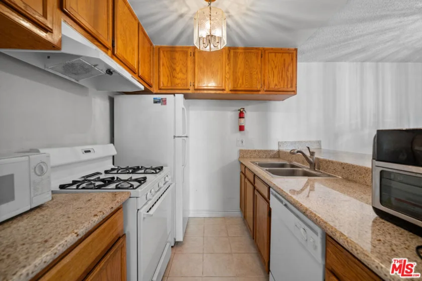 525 La Fayette Park Place #115 photo 14
