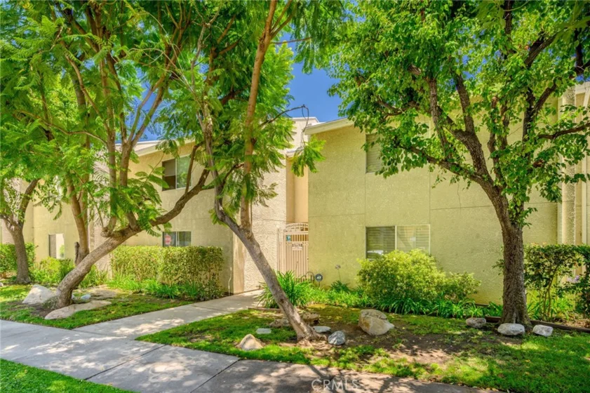 4558 Willis Avenue #203 photo 1
