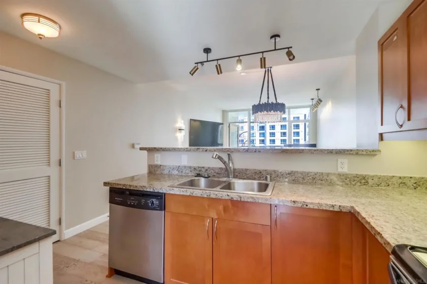 427 9th Avenue #409 photo 6