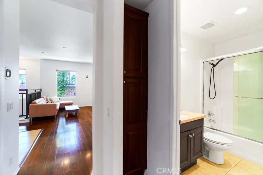 309 Metro Court photo 17