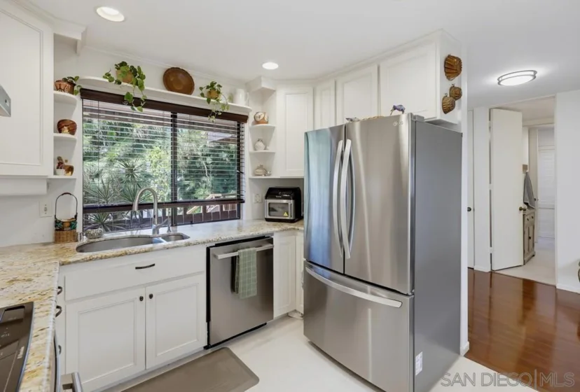 2942 Lawrence Street photo 4