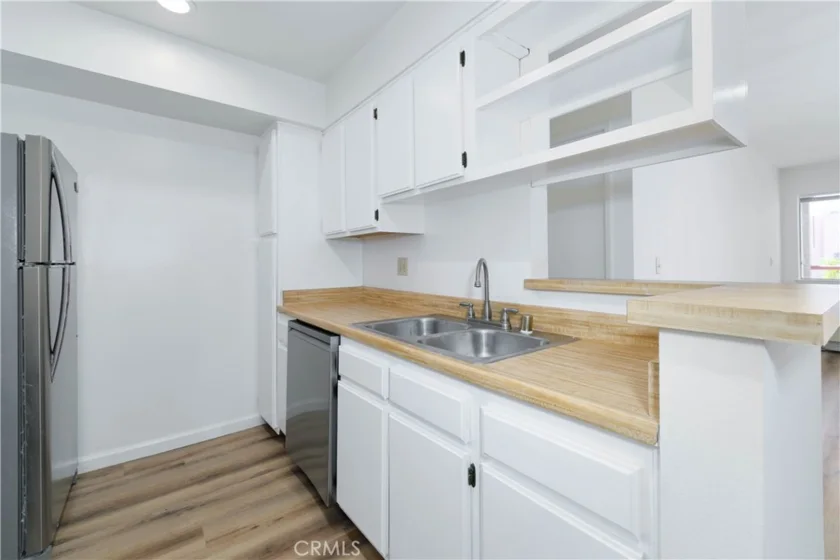 1119 Albany #226 photo 3