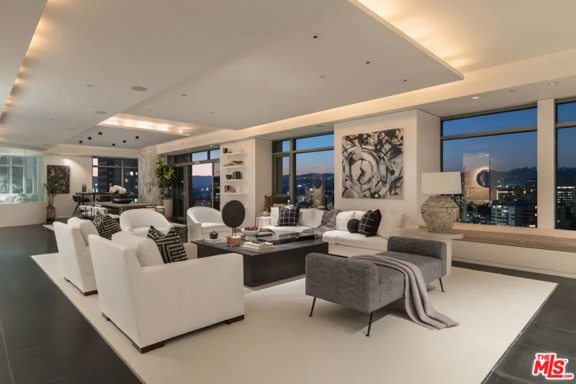 10800 Wilshire Boulevard #1501 photo 7