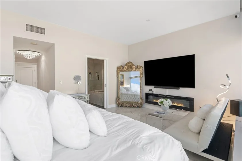 900 W Olympic Boulevard #30A photo 22