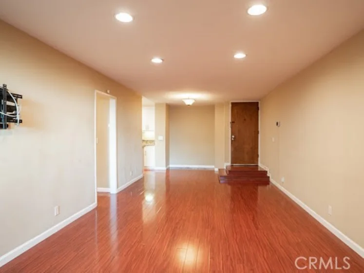 3565 Linden photo 8