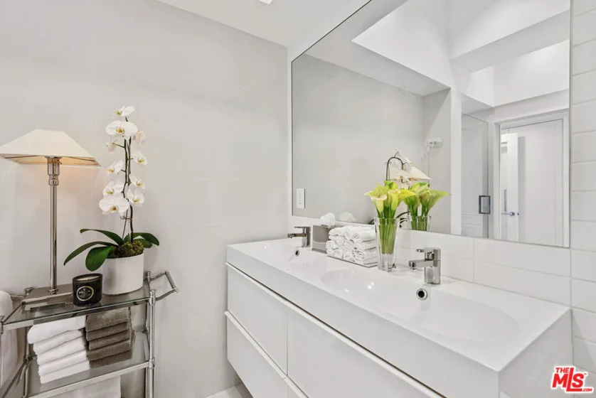 10701 Wilshire Boulevard #1202 photo 21