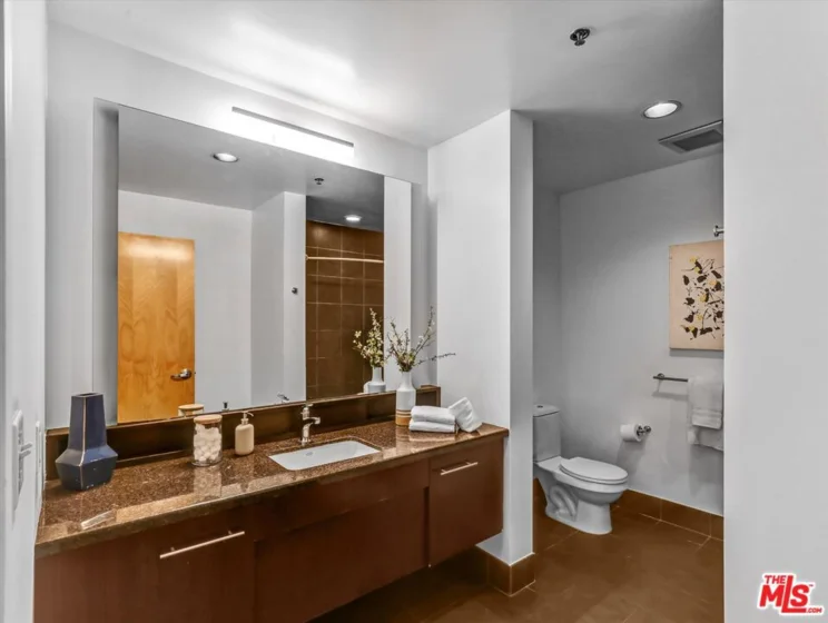 1111 S Grand Avenue #412 photo 28