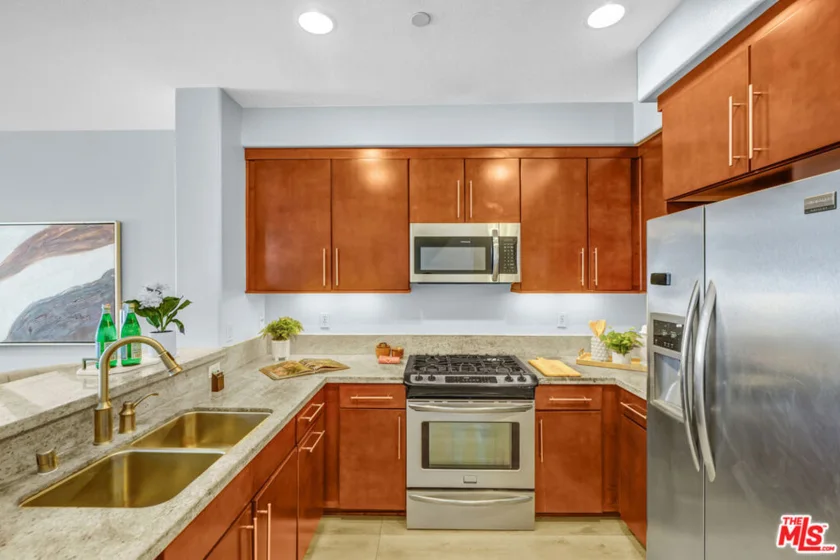 14412 Killion Street #205 photo 3