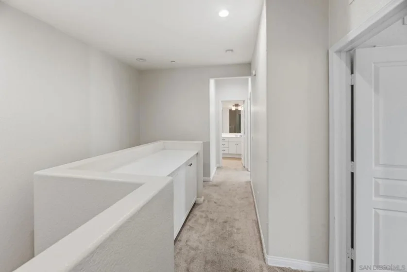 750 Harbor Cliff Way #105 photo 28