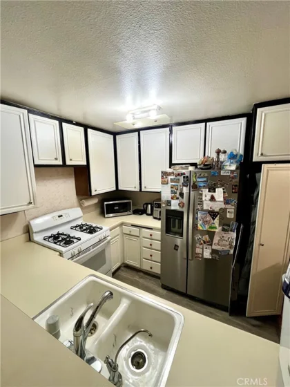 9600 Van Nuys #210 photo 16