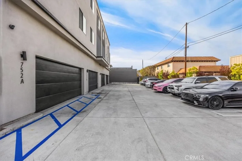756 W 19th Street #B photo 44