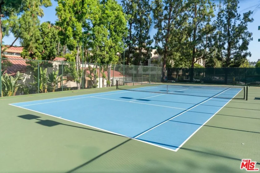 5515 Canoga Avenue #220 photo 31