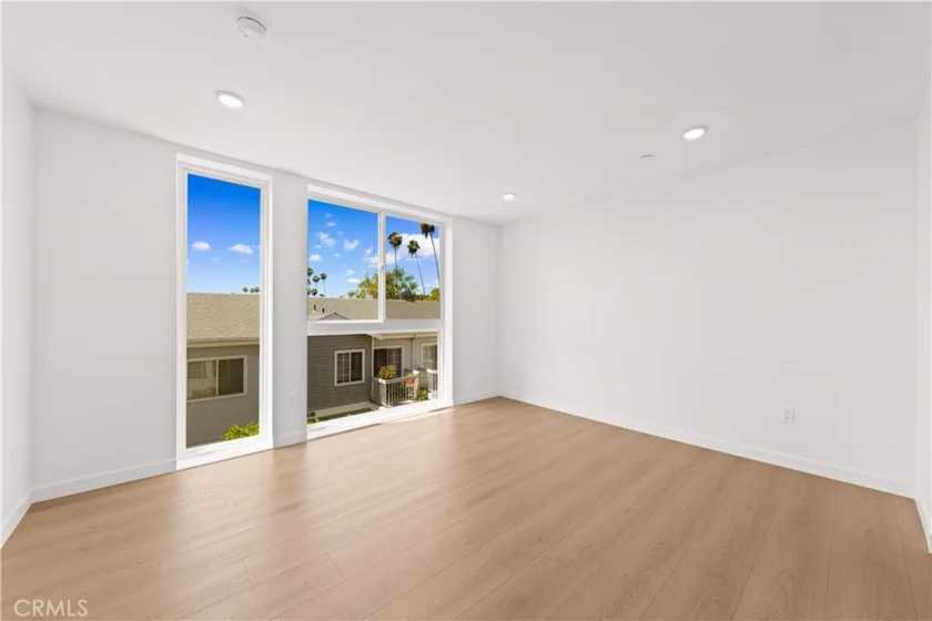 176 N Catalina Avenue #404 photo 23