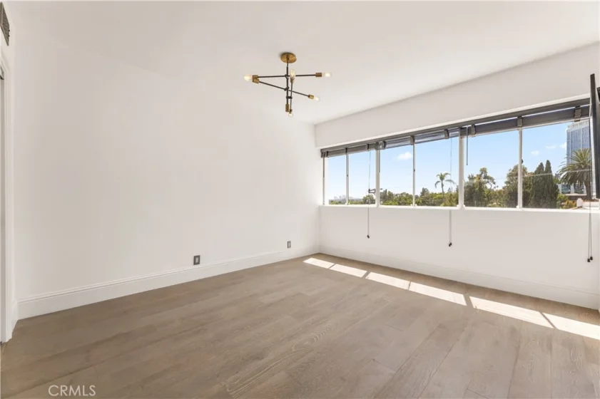 999 N Doheny #310 photo 19