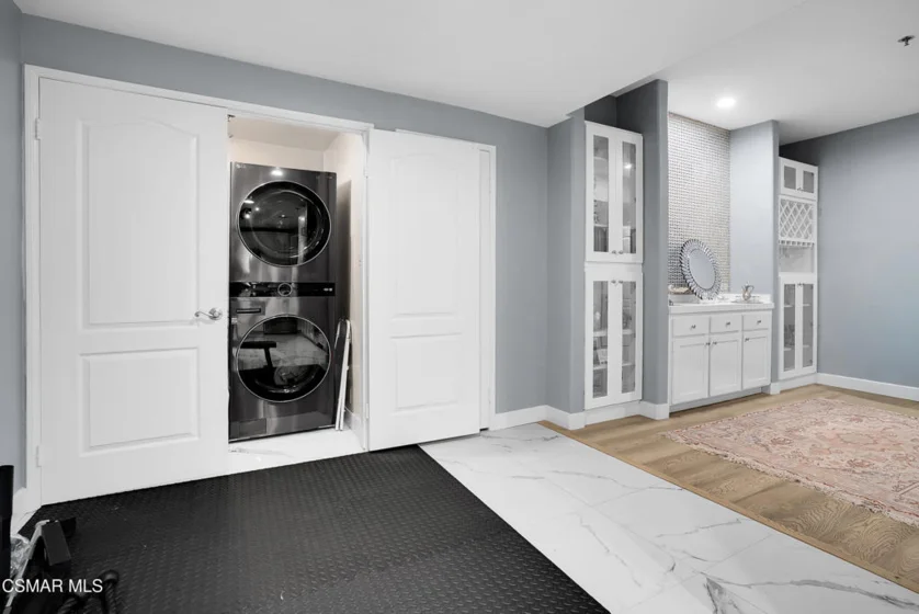 4348 Mammoth Avenue #203 photo 9