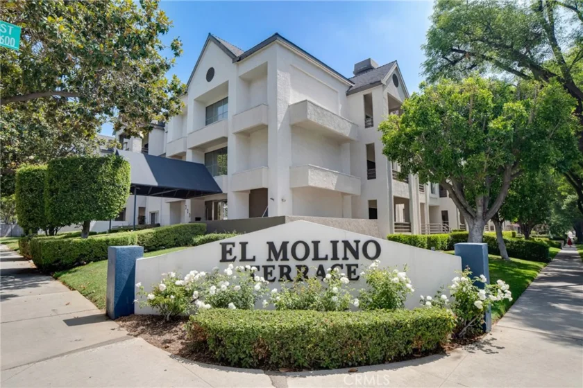 300 N El Molino #215 photo 1