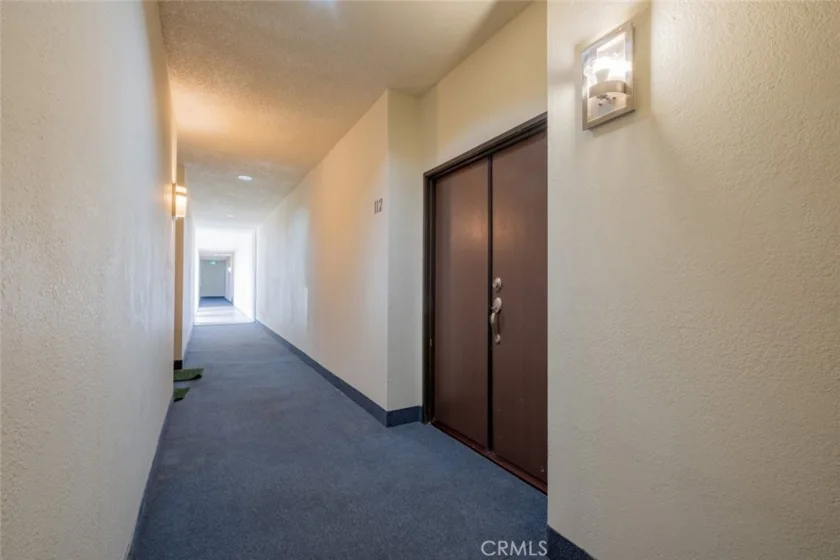 1305 N Columbus Avenue #112 photo 2