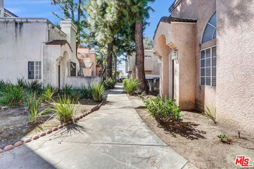 14363 Nordhoff Street #B photo 27