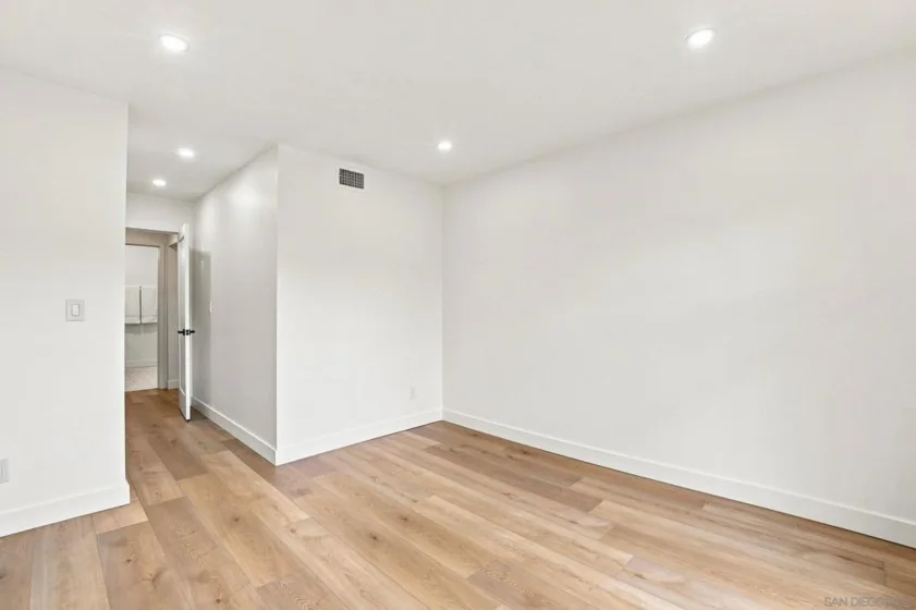140 Walnut #4B photo 33