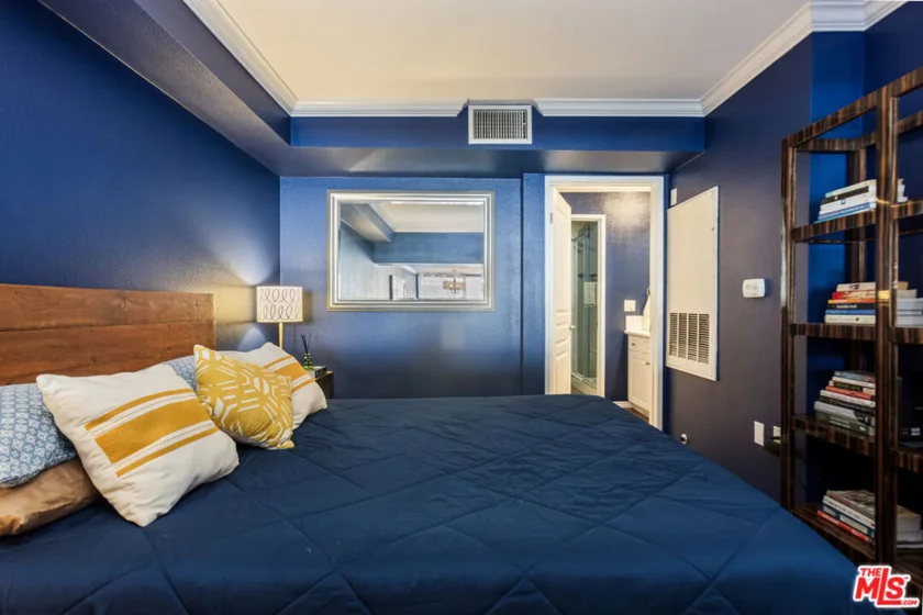 7320 Hawthorn Avenue #215 photo 5
