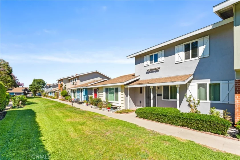 10203 Holburn photo 11