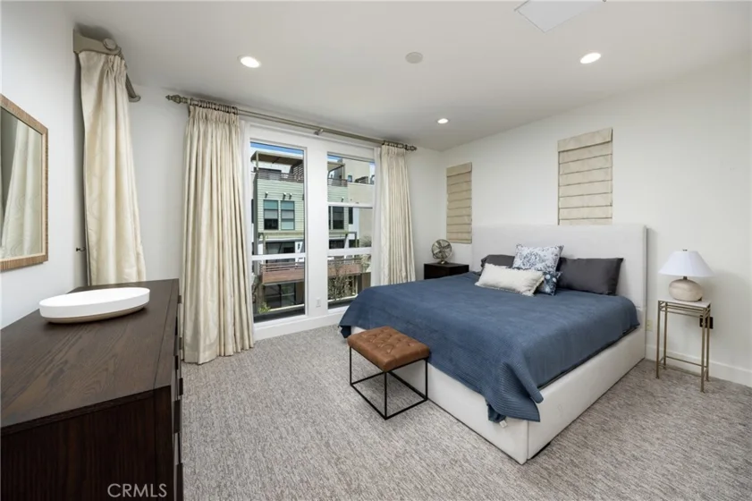 1675 Grand View photo 18