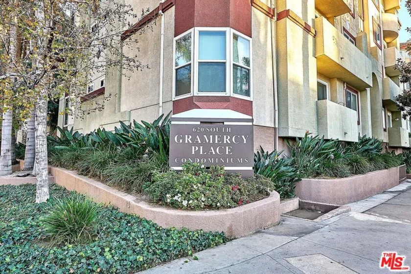 620 S Gramercy Place #301 photo 13