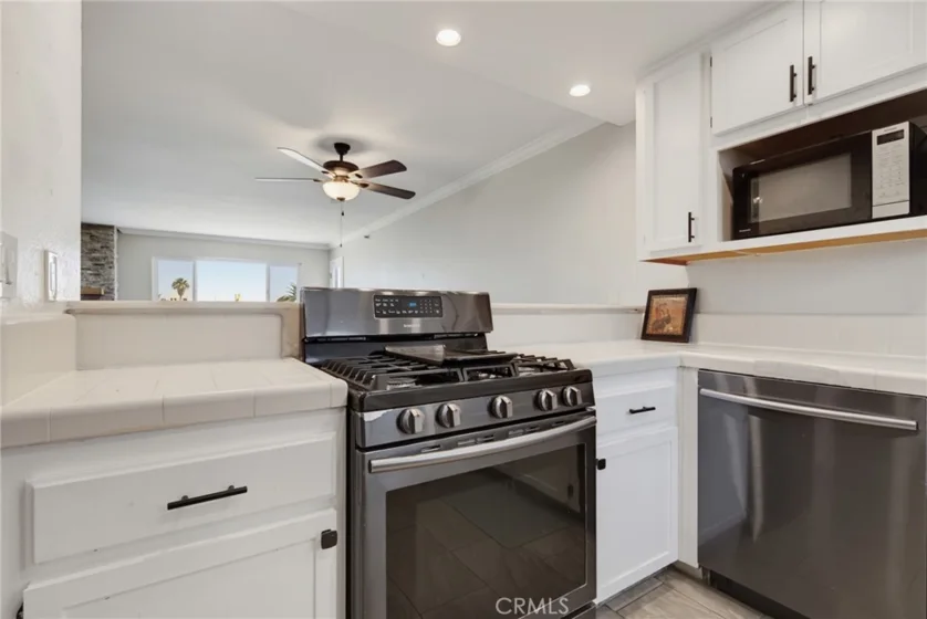 726 Elm Avenue #403 photo 10