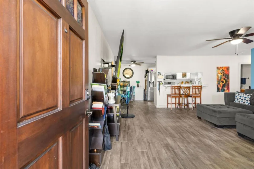 560 Telegraph Canyon #A photo 3