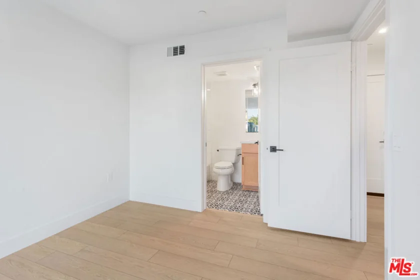 11212 W Victory Boulevard #7 photo 12