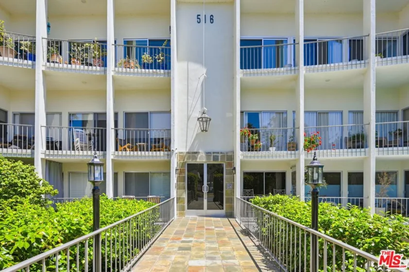 516 San Vicente Boulevard #206 photo 23