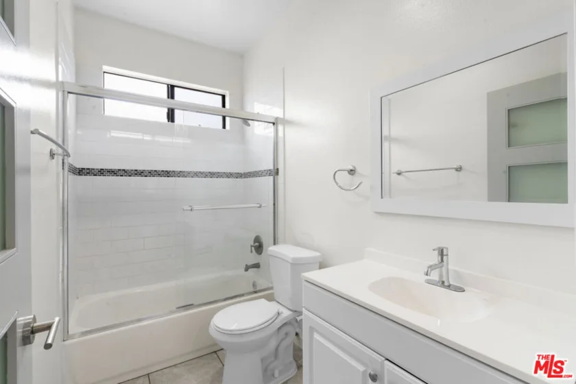 424 S Westmoreland Avenue #306 photo 23