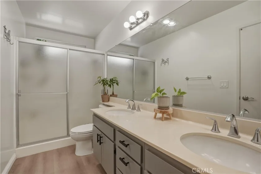 17221 Roscoe #11 photo 21