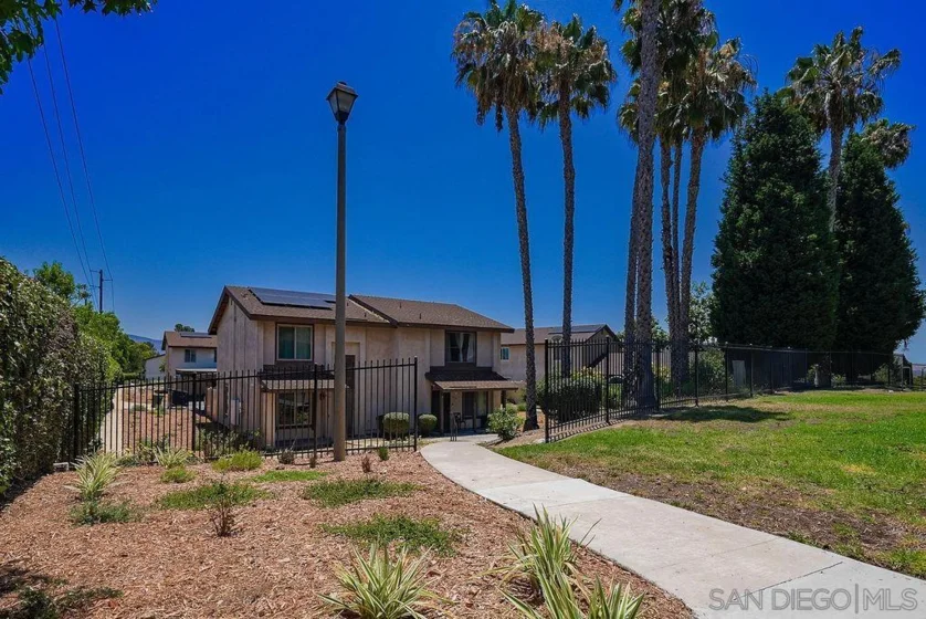 8166 Paradise Valley Court photo 15
