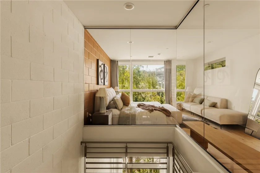3450 W Cahuenga #907 photo 18