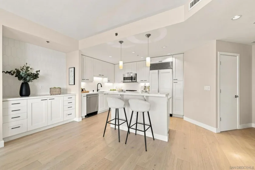 700 W Harbor Drive #1805 photo 5