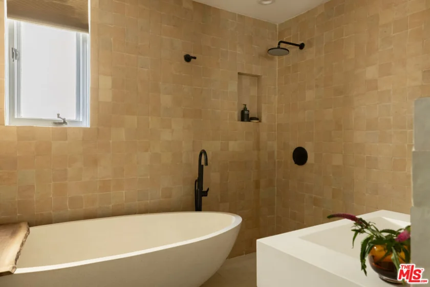 1424 N Crescent Heights Boulevard #34 photo 12