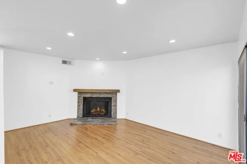 18411 Hatteras Street #246 photo 11