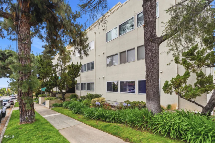 1015 N Michillinda Avenue #304 photo 3