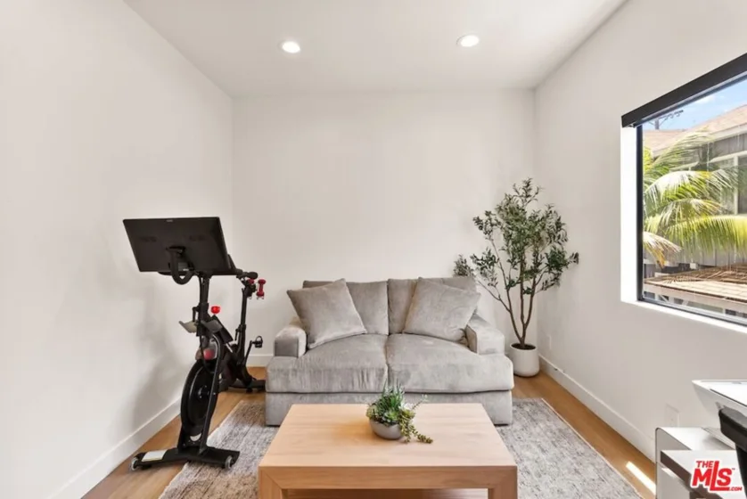 10620 Eastborne Avenue #102 photo 25