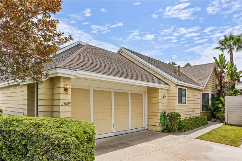 21605 Fernbrook photo 3